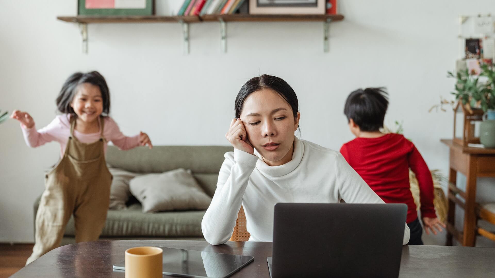 With The Double Pressure Of "Workplace + Childcare", 50 Percent Of Working Mothers Call On Enterprises And Society To Bear The Responsibility Of Childbearing